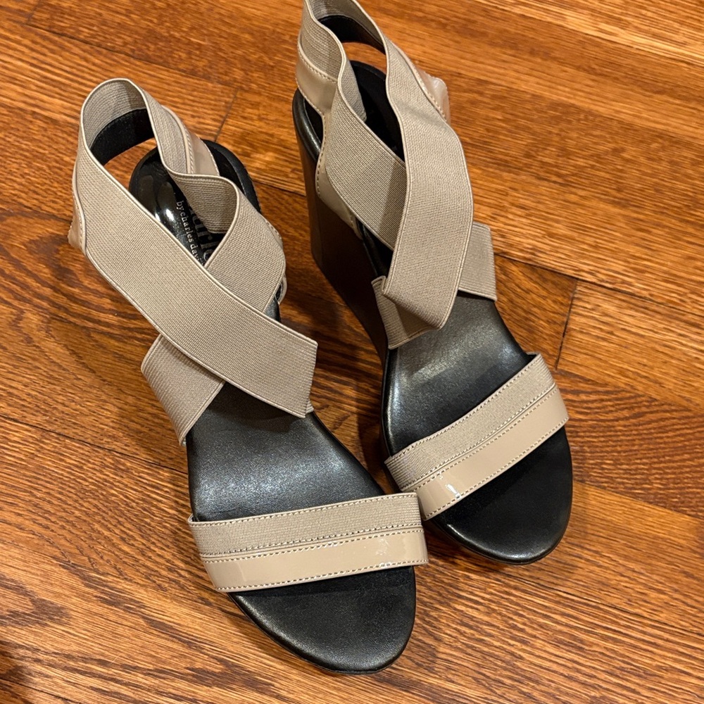 Charles David Beige and Black Wedge Sandals